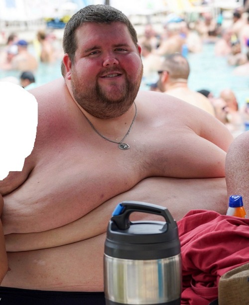 obese500:  hamasumo:  lorddarkras:Sexy  Waooh, very very interesting … very !!  So fat that his areolas and nipples have folded underneath, yummeh  orlando_chub on IG