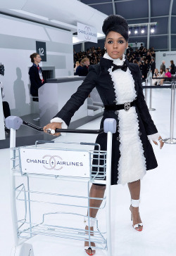 kateordie:  acceber74:  monaedroid:  Janelle Monáe Paris Fashion Week October 6, 2015    She’s not even REAL 