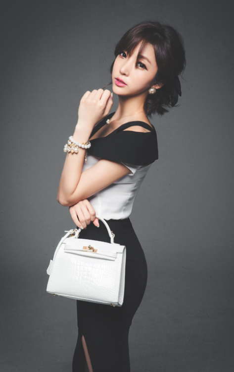 Ye Jin - June 23, 2014 Set