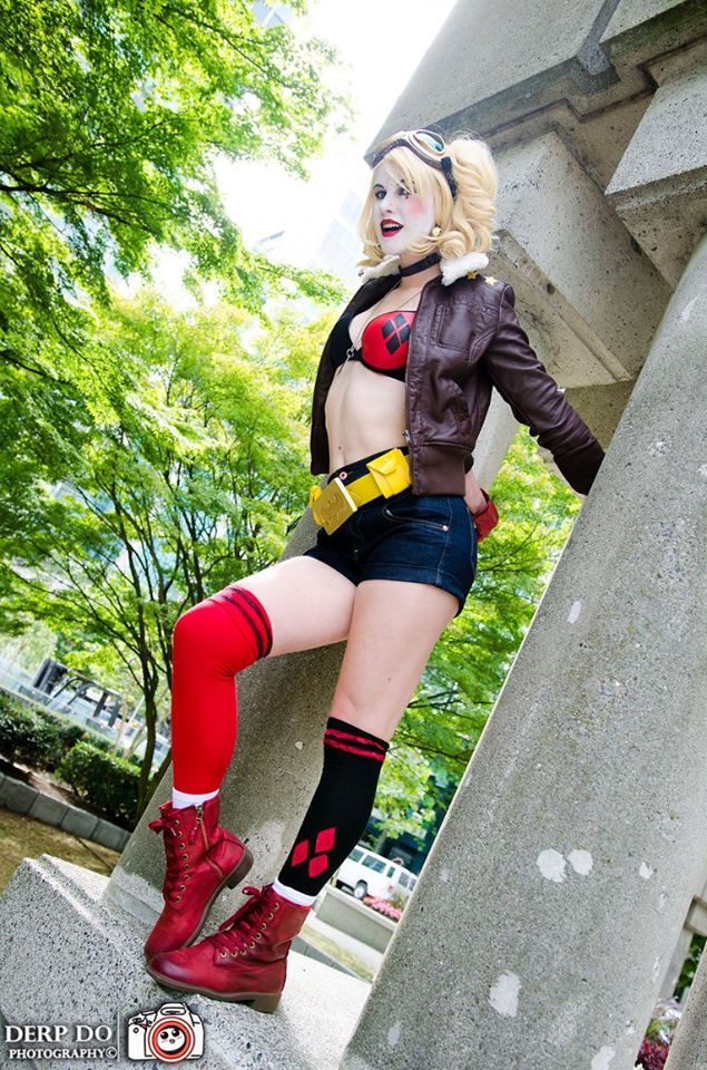cosplayandgeekstuff:    Cutey Kitty (Canada) as Bombshell Harley QuinnPhotos by: 