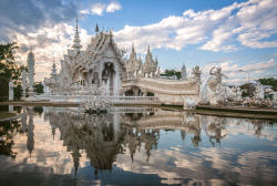 tailsofwonders:  A fantastic tour of White Temple in Thailand - the craziest buddhist temple I’ve seen. 