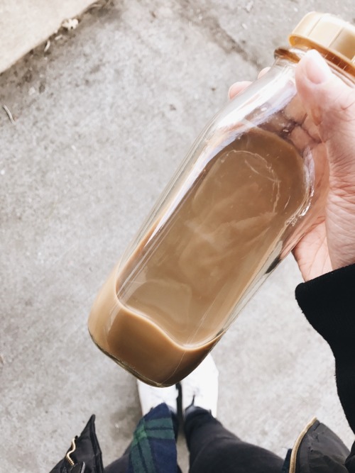 colormecosmic:013117 | got that coffee in hand waiting for the bus aesthetic (and a half-eaten hot p