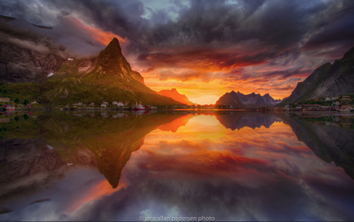 Midnight Summer Memories - Jørn Allan Pedersen