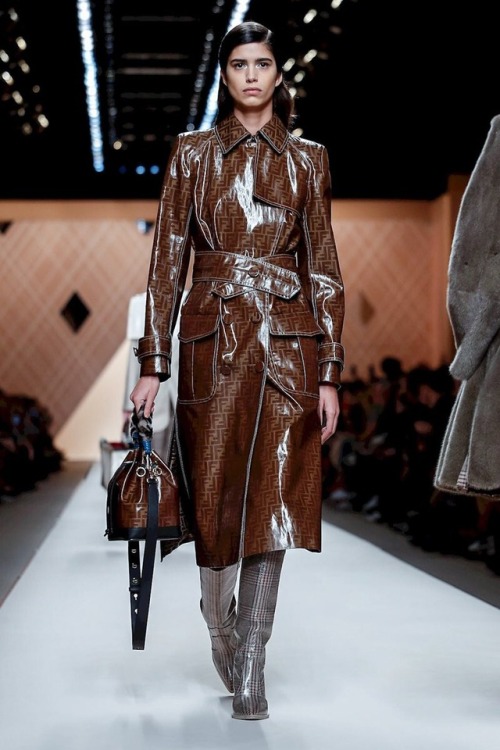 Fendi Fall/Winter 2018 Collection - Milan Fashion Week