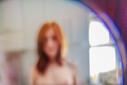 katarinamariemodelphotography:  #model #photographer #nude #naked #lens curve #out of focus and underexposed :) #rosa dela
