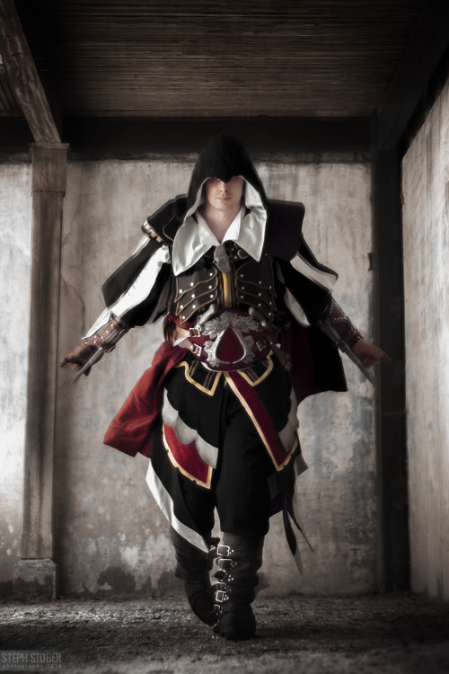 Ezio Auditore & Christina Vespucci (Assassin’s Creed 2)Ellicott City 2014 Ezio & Chris