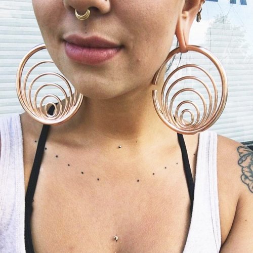 buddhajewelryorganics: @chloedesimone_ showing off her pair of Orisis in rose gold. I love how simpl