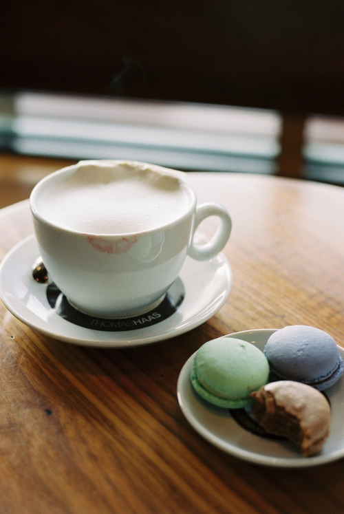 hellanne:  Thomas Haas - Macarons and London Fog (by Ashley E. Moore) 