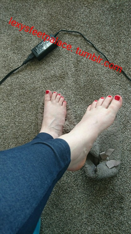lexysfeetpalace: Feet on shoes… Part 1 @lexysfeetpalace