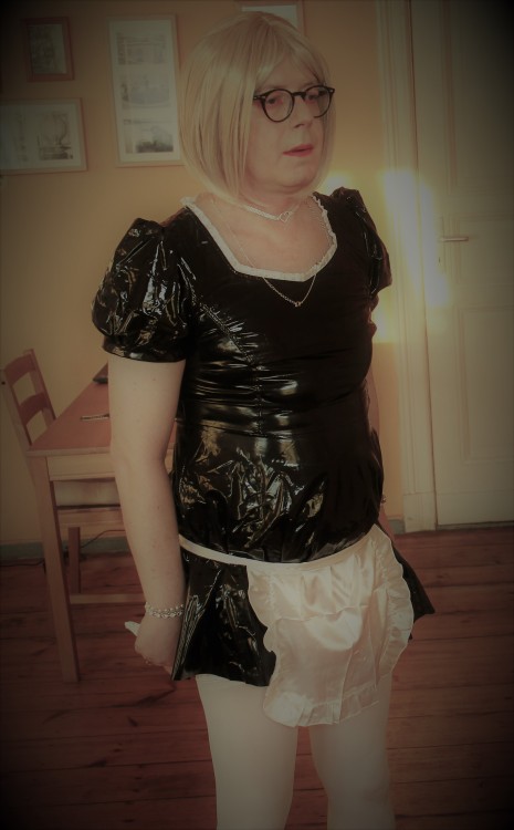 Serving and providing #oral #service for #daddy as #sissy #maidPlease RT to further expose Christian