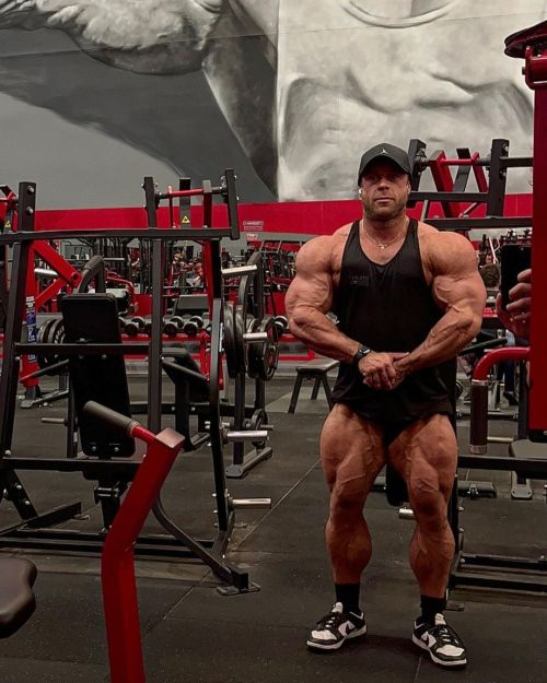 Josh Andrew And His Stonking Calves.