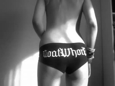 diary-ofametalhead:  So here’s the ‘nude gif’ even though it isn’t fully
