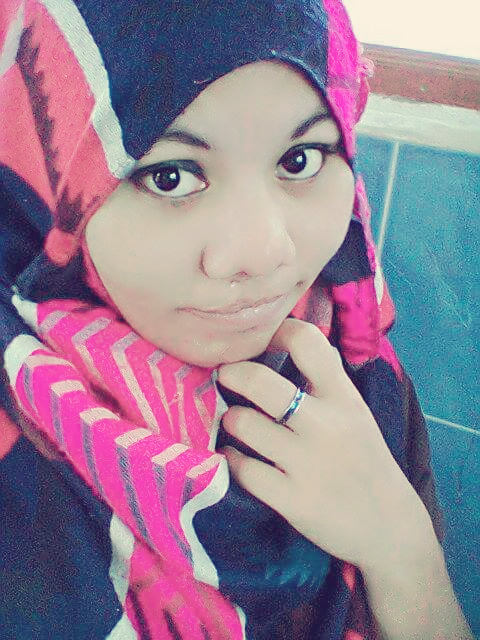 ahmatdegil:Bini org jual cipap.. dpt dr fbPm id fb dia bro