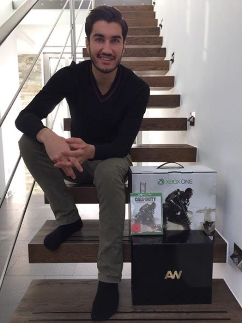 maleathletessocks:  Football. Nuri Sahin.
