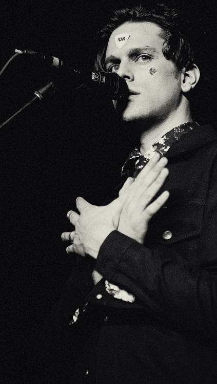 patdxstuff:like or reblog, please ♥