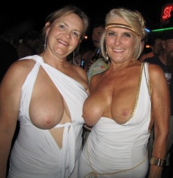 womenofasimilaragetoo:  Togas ….you’re doing it wrong…or are you?