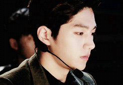 gyuxsoo:  Siwoo’s expression before going on his debut stage 