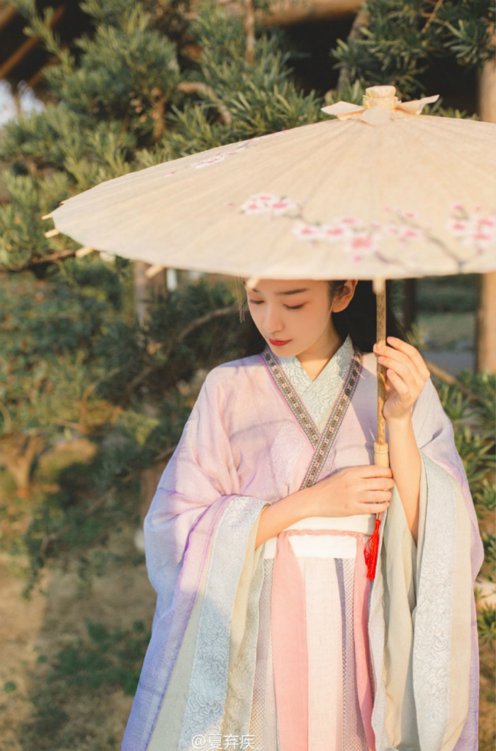 changan-moon:chinese hanfu by 彩云间汉服. photo by 夏弃疾_.