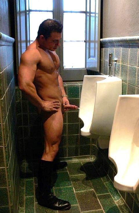 pissing-boys:  PISS ON ME! http://is.gd/pissingtwitter FOLLOW THE BEST PISSING COMMUNITY!