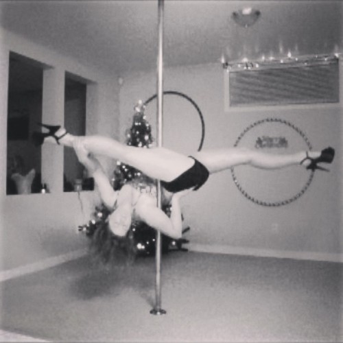 #throwbackthursday to my #pdjade split. I have been off the #pole for almost 2 months. :( its so har