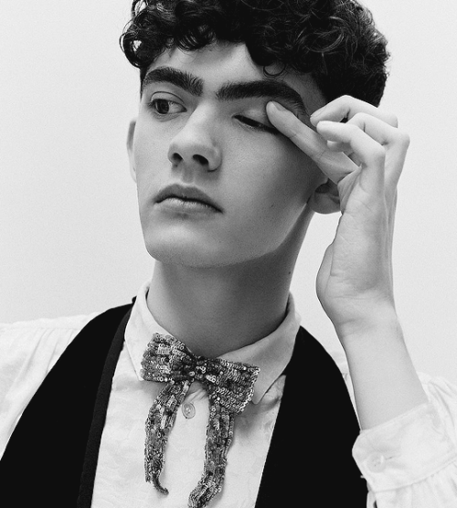 heartstopperdaily: JOE LOCKE photographed by Emilia Maria Staugaard for Behind The Blinds Magazine 2