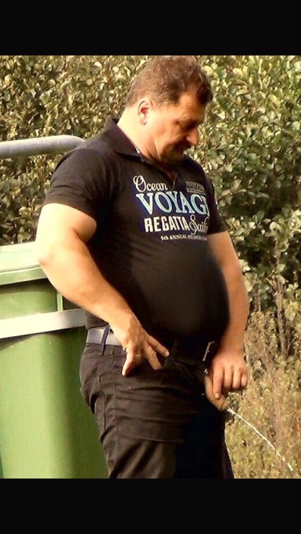 robrobbyrob50:  …standing by your Dad, while he pees,… you get to see his dick…