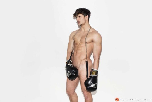 fancymen:  glimpses-of-beauty:  matteo maganzani  ｆａｎｃｙｍｅｎ