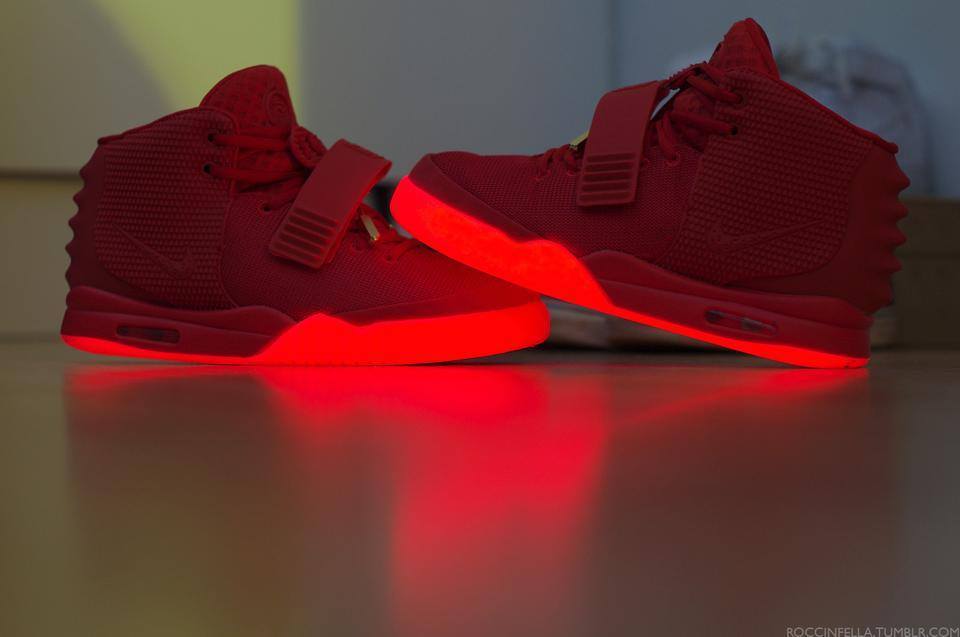 ibenben:  Air Yeezy red 