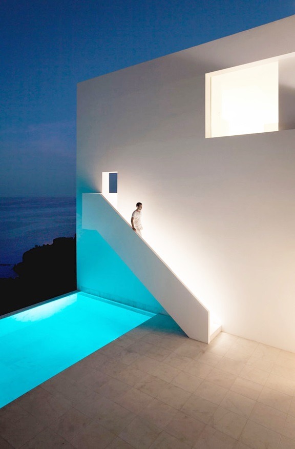 stxxz:  Fran Silvestre Arquitectos - House on the Cliff - Spain. Photo &copy; Diego