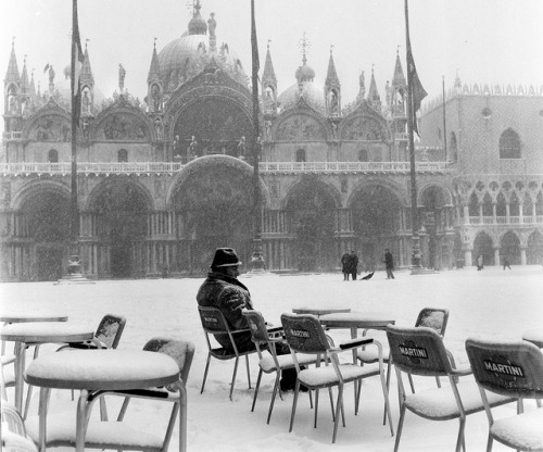 Piazza San Marco, Venice 1963 by Winston Vargas on Flickr.