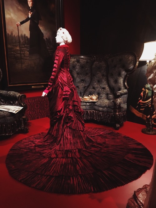 thought-balloon: I went to the Guillermo del Toro exhibit yesterday and died from all the haunting elegance.