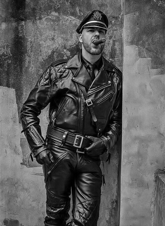 Fetisch-Leder-Rubber on Tumblr