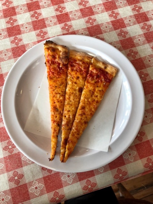 captainhanski: Pizza in Portland // My faves in order 1. ATOMIC pizza 2. MISSISSIPPI pub pizza 3. HO