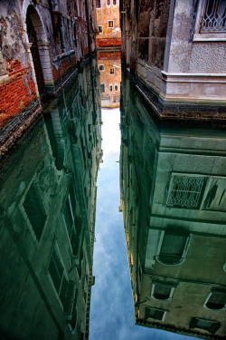 touchdisky:  Venise, Italy by Hubert Descamps