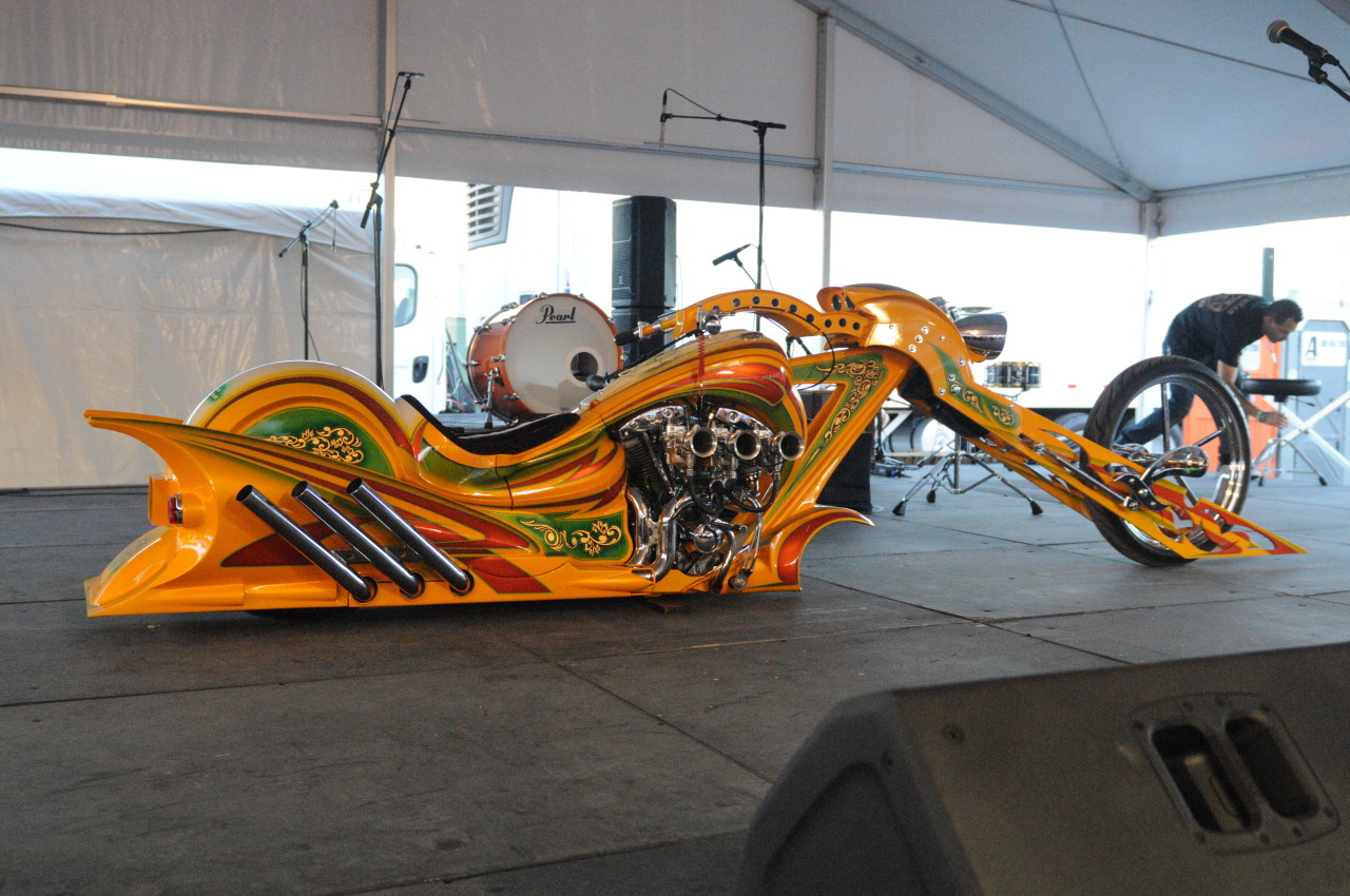 Don’t be going no where, tomorrow I’l start posting the Miss Bikefest contest