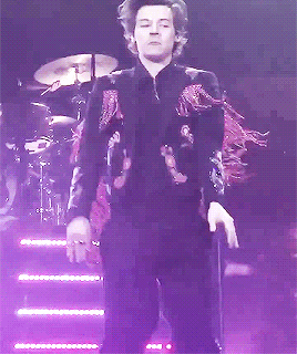 thestylesgifs: Kiwi @ Mexico City