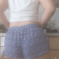 sen-s-ual:Quarantine in a nutshell - dancing and cooking with little to no clothes
