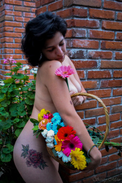 santymito:  Ninfa con flores by  Santy Mito