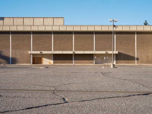 montgomery ward, carousel mall.san bernardino, california.march 2022© tag christof