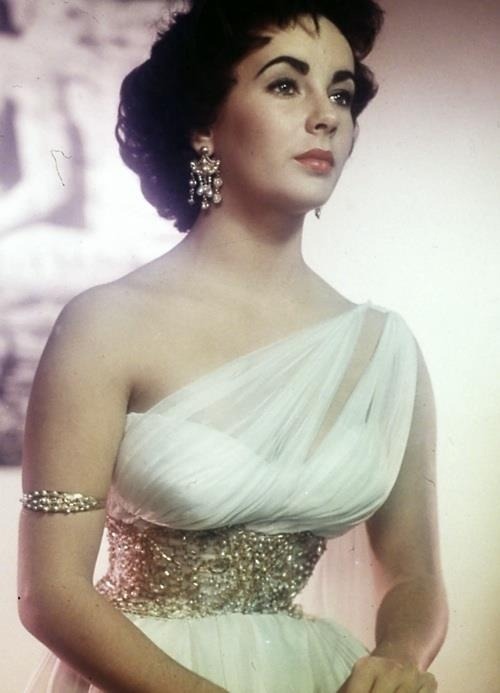 theniftyfifties:  Elizabeth Taylor   adult photos