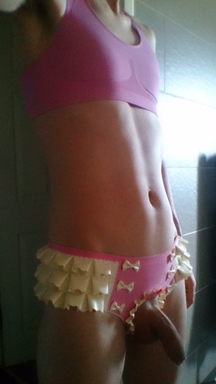 Awesome new latex sissy panties :)