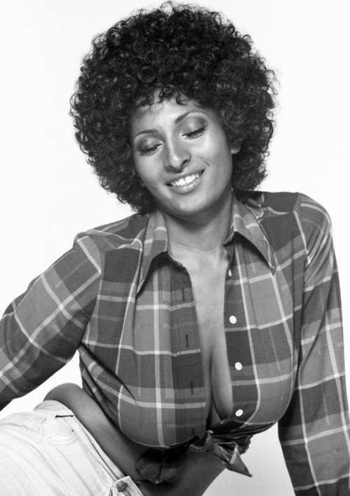 rarecultcinema:Pam Grier porn pictures