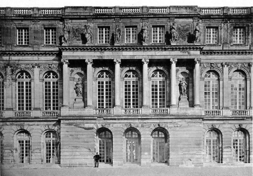 archimaps:The garden side facade of the Chateau de Versailles