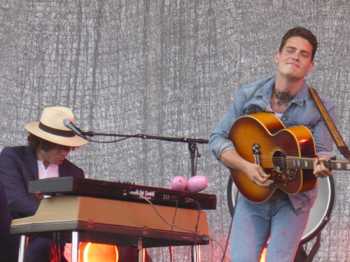 tharryn:My collection of awkward Douwe Bob from Pinkpop yesterday~~~ 