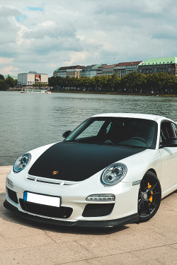 billionaired:  Porsche 997 GT3 by Mercedesf125