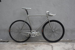 thecyclissimo:  Custom Columbus Zona. 