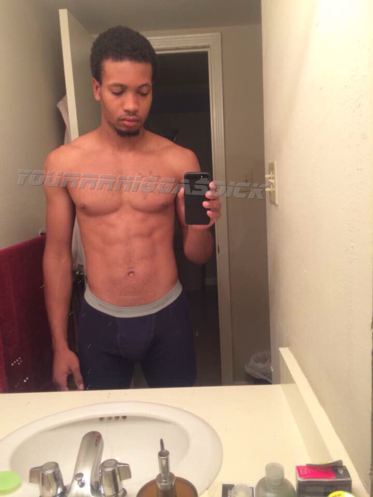 yourrrniggasdick:  Lightskinned freaks