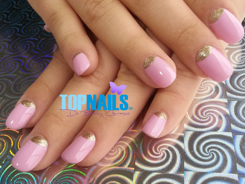 Www Topnails Cl Unas Acrilicas Con Esmalte Rosa Y Dorado Acrylic