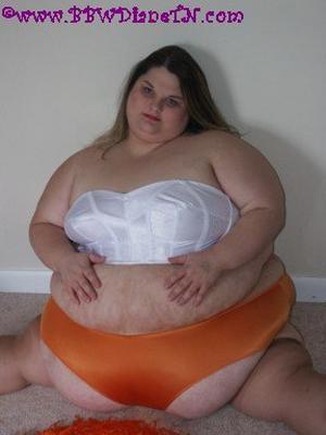 hugebellyssbbw:  hugebellyssbbw.tumblr.com 