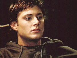 sensitivehandsomeactionman:Alec+hoodie | Dark Angel 2.18